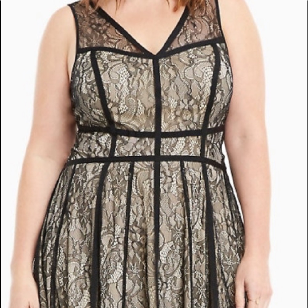 👠👠TORRID SKATER PLUS SIZE LACE DRESS 👗